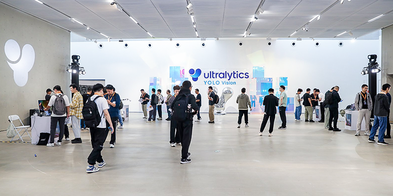 摩尔线程亮相YOLO Vision